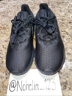 Nike Legend Essential 2